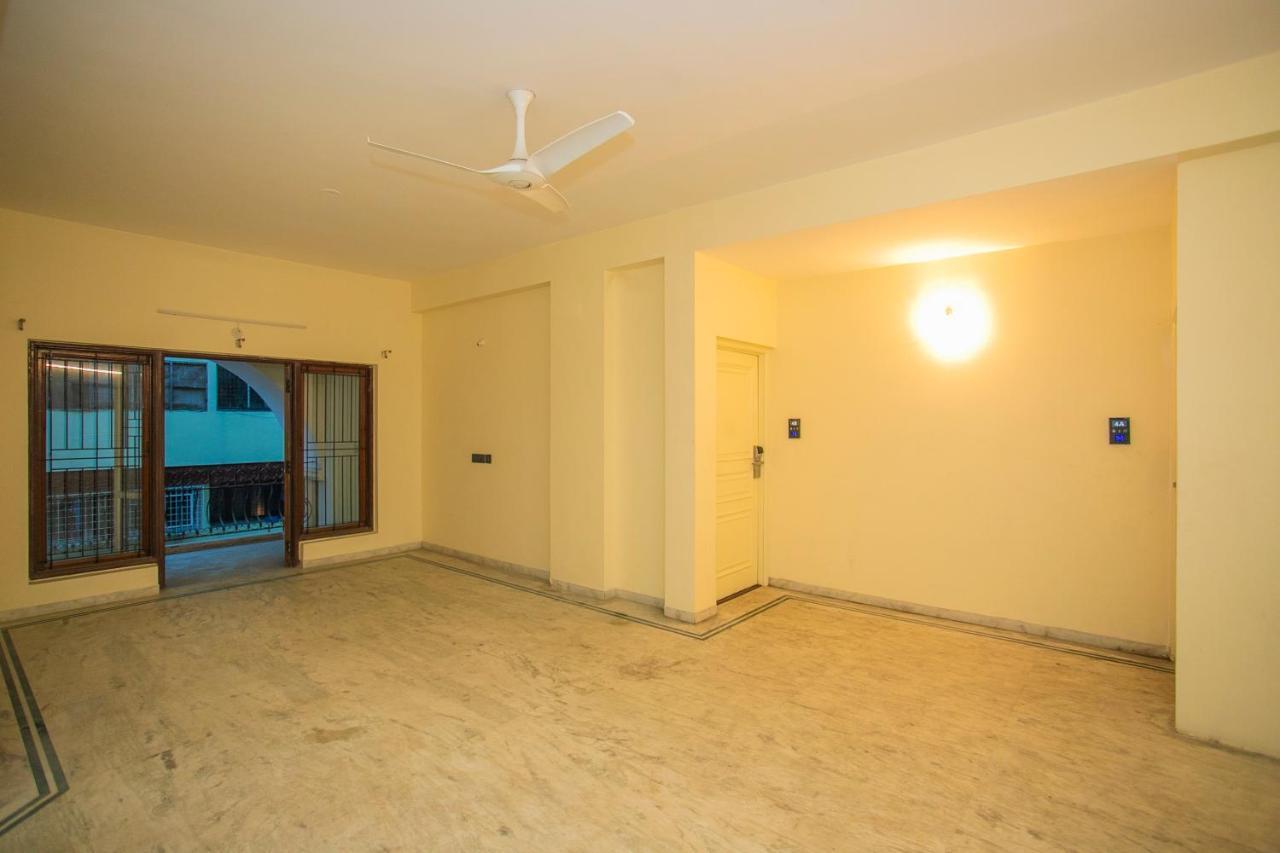 Collection O Premium Eden Au Lac Near Sri Someshwara Swami Temple Bangalore Exterior photo