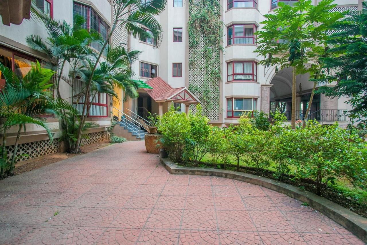 Collection O Premium Eden Au Lac Near Sri Someshwara Swami Temple Bangalore Exterior photo