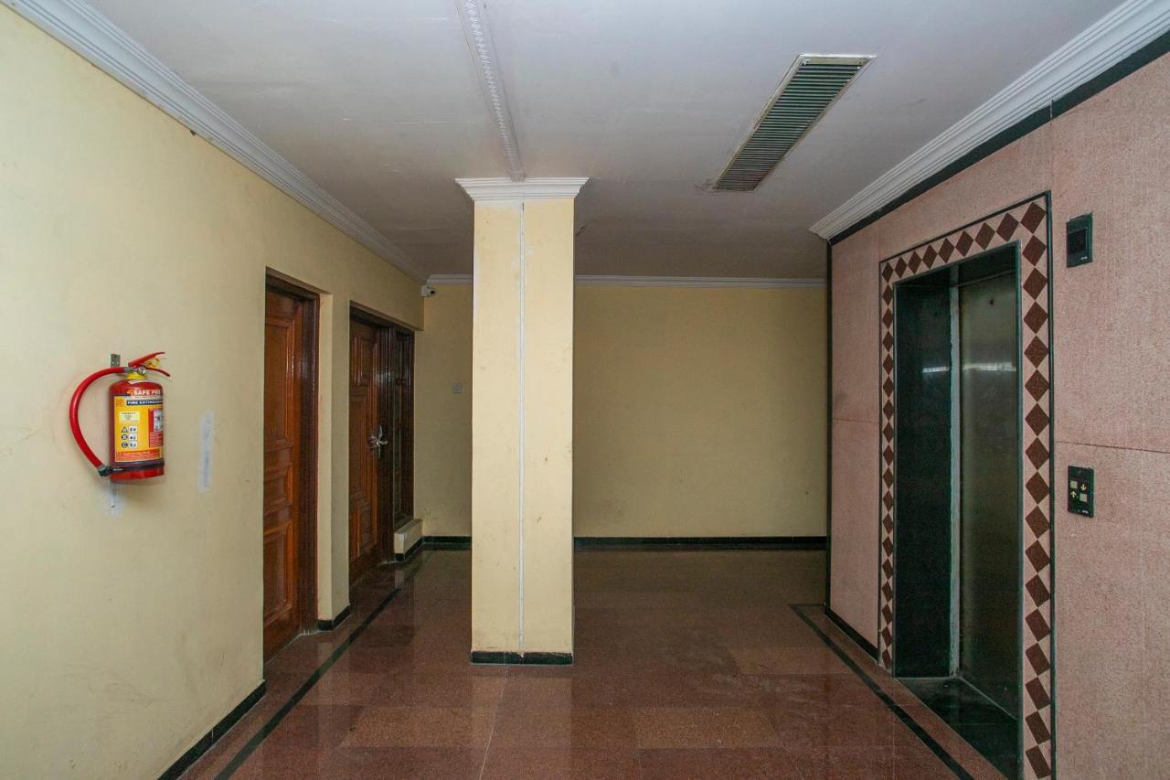 Collection O Premium Eden Au Lac Near Sri Someshwara Swami Temple Bangalore Exterior photo