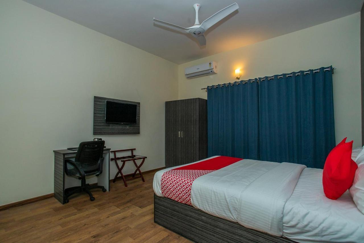 Collection O Premium Eden Au Lac Near Sri Someshwara Swami Temple Bangalore Exterior photo